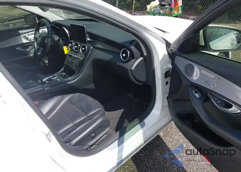 2016 Mercedes-Benz C 300 Luxury/Sport из США, поврежденный, VIN 55SWF4JB3GU103648